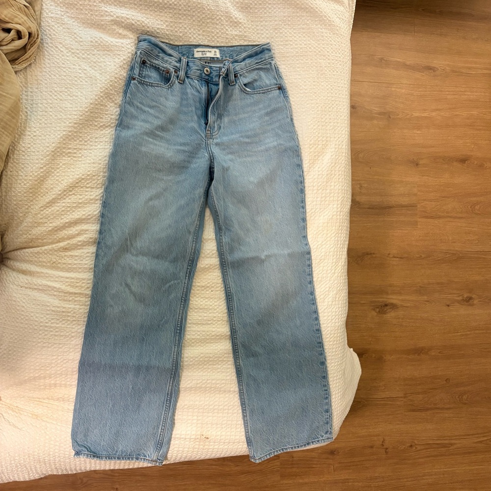 Abercrombie & Fitch The Loose High Rise Jeans